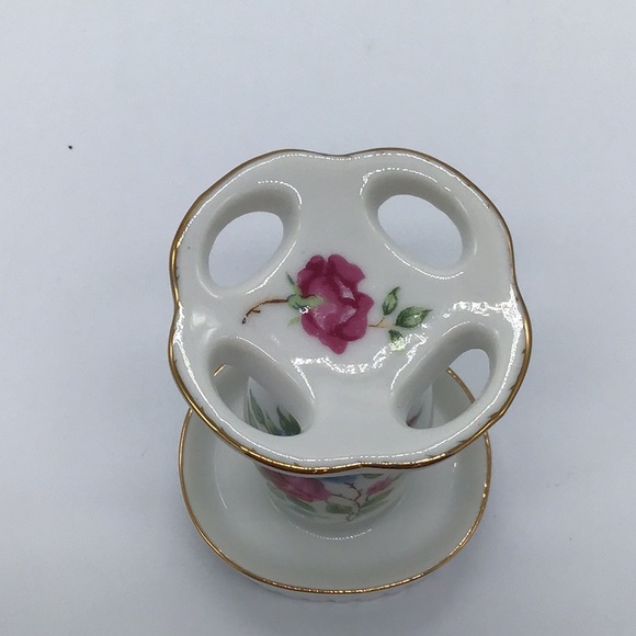 Vintage Porcelain Bathroom Set - Picture 4 of 10